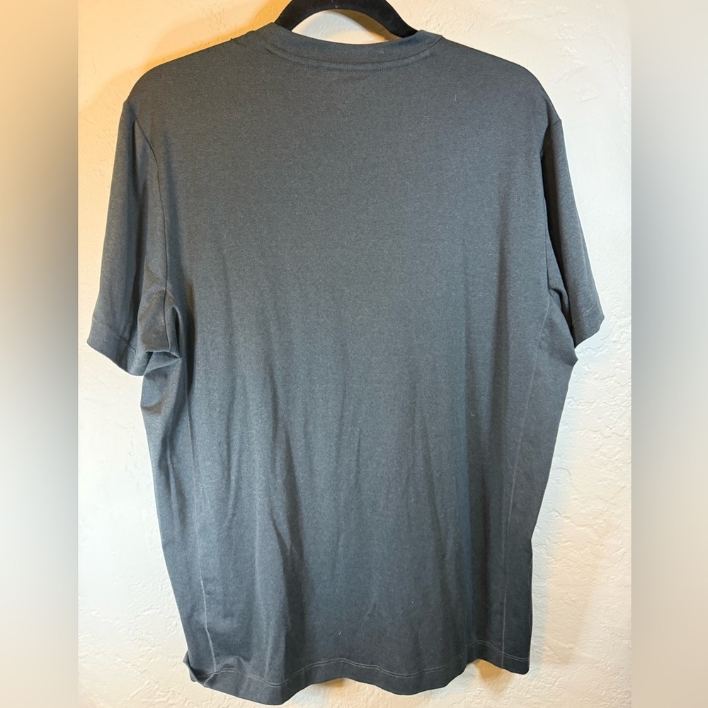 UNTUCKit Short Sleeve Crew Performance Tee in Charcoal - Picture 6 of 8